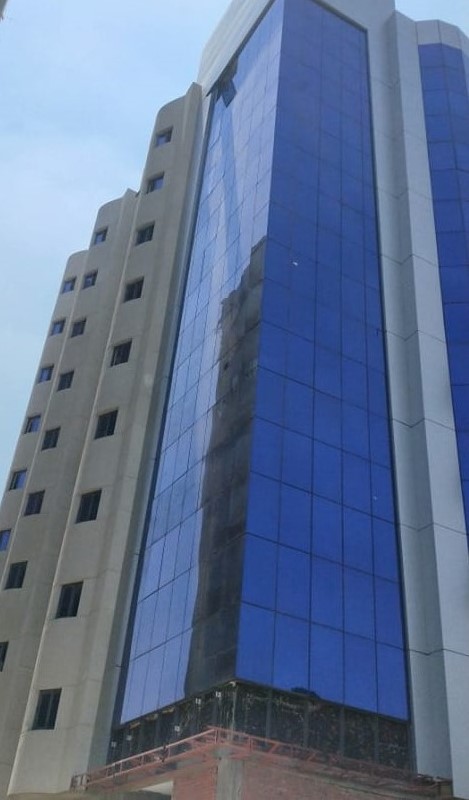 أعمال واجهات زجاجية من تنفيذ EgQuick